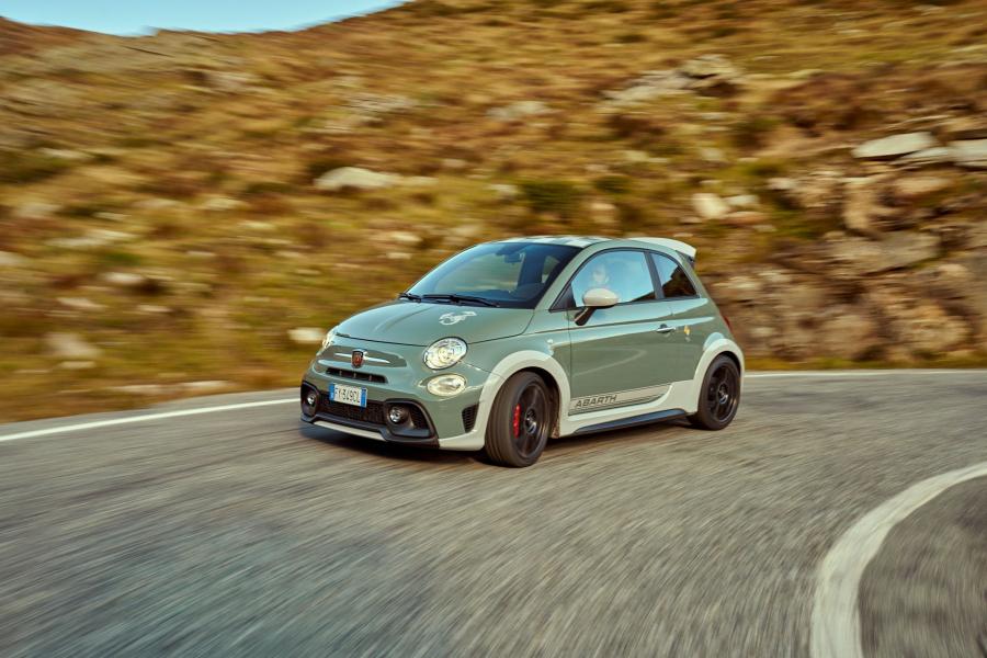  Abarth 695 70° Anniversario (312) 2019 года  (WW) (фото 14 из 70)